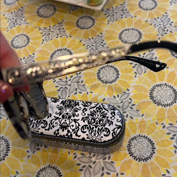 Brighton Kaytana sunglasses - Picture 2 of 4